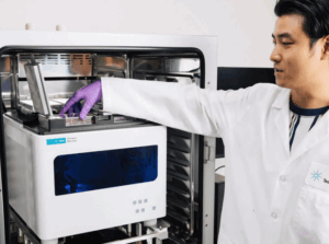 Agilent xCELLigence RTCA eSight real-time cell analysis platform in incubator